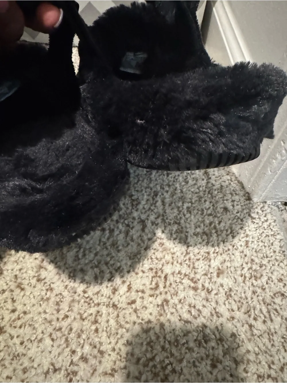 Nike “calm” fuzzy slip on - Picture 3 of 7